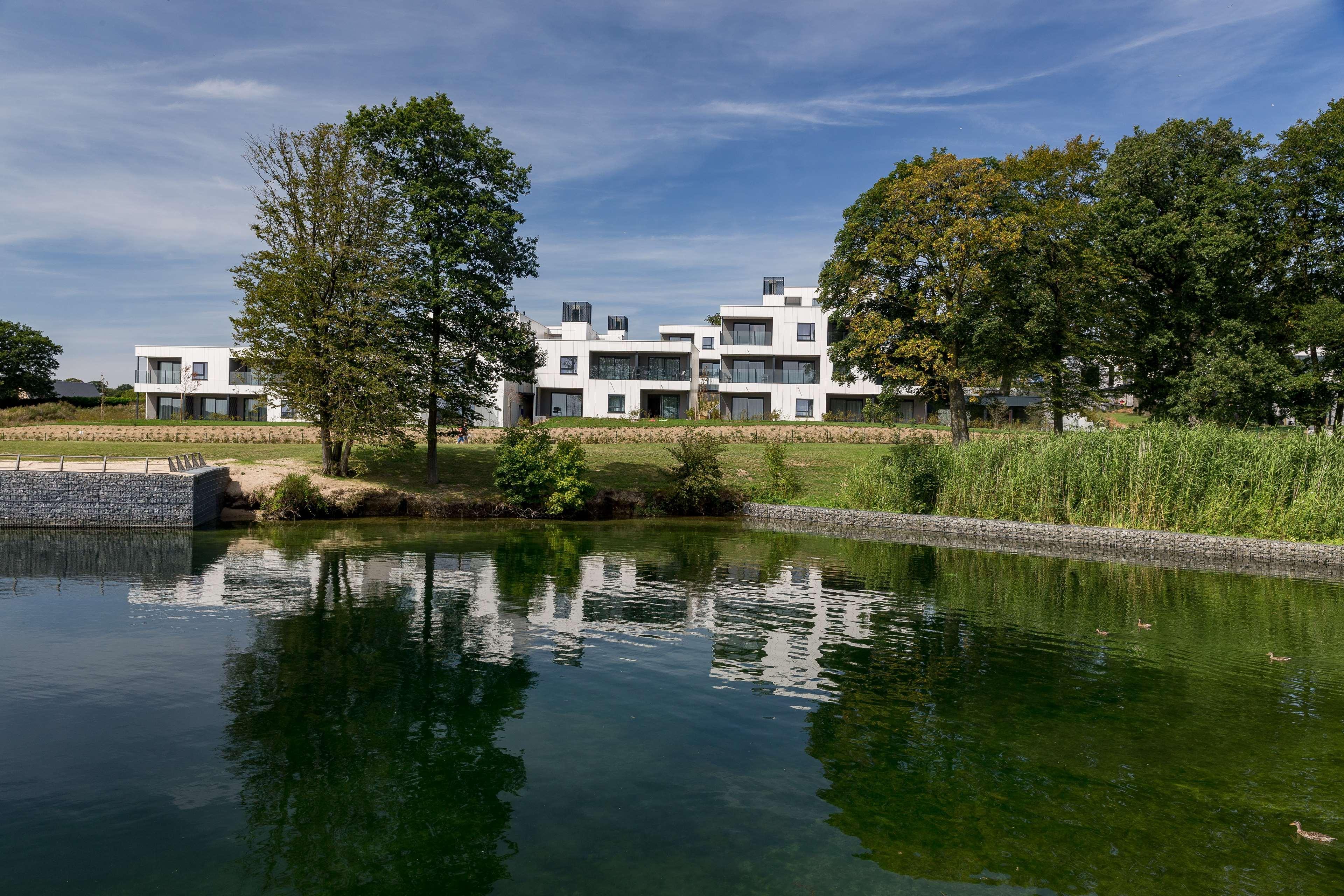 Golden Lakes Hotel Boussu-lez-Walcourt Dış mekan fotoğraf
